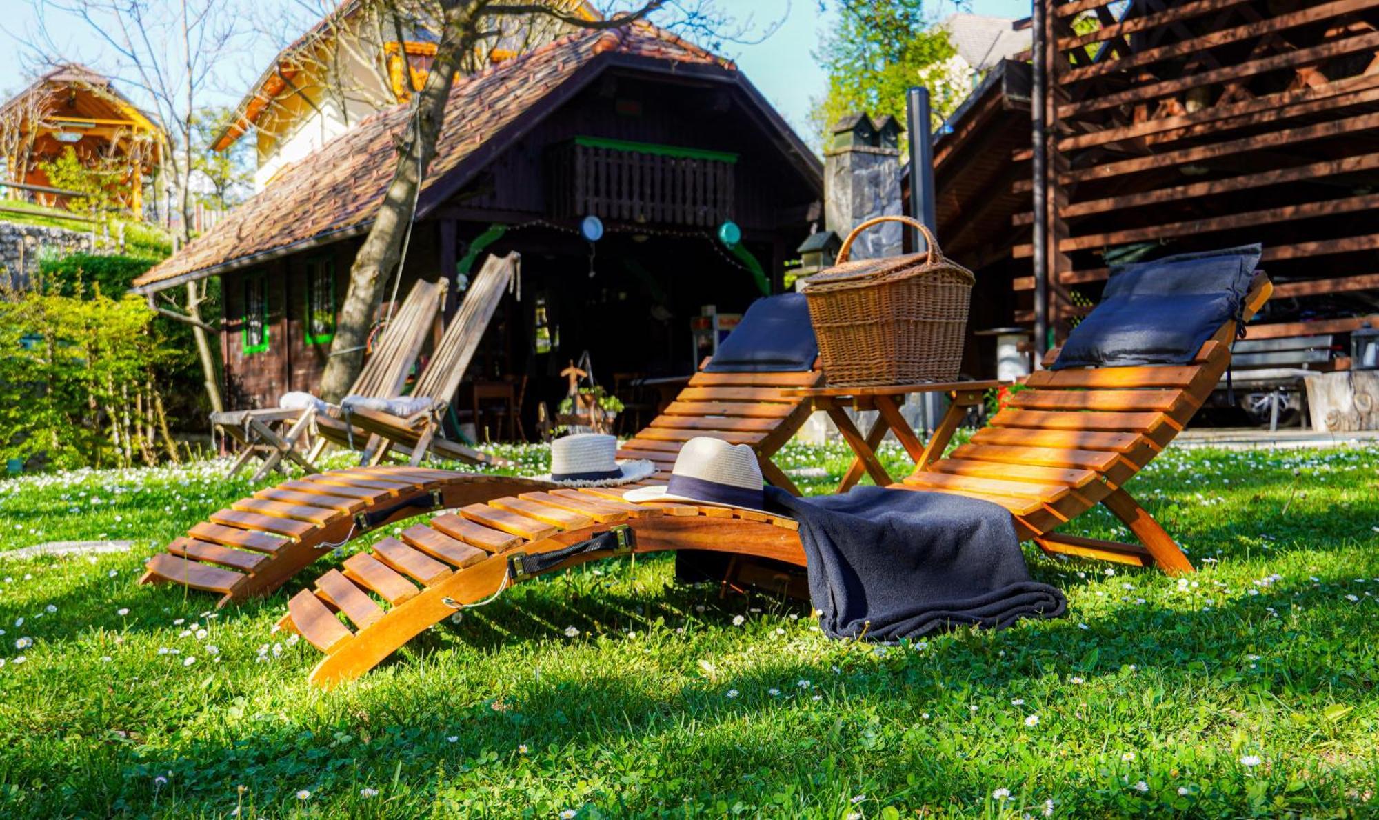 Resort Pod Orehi - Bled - Apartma & Glamping & Savna ภายนอก รูปภาพ