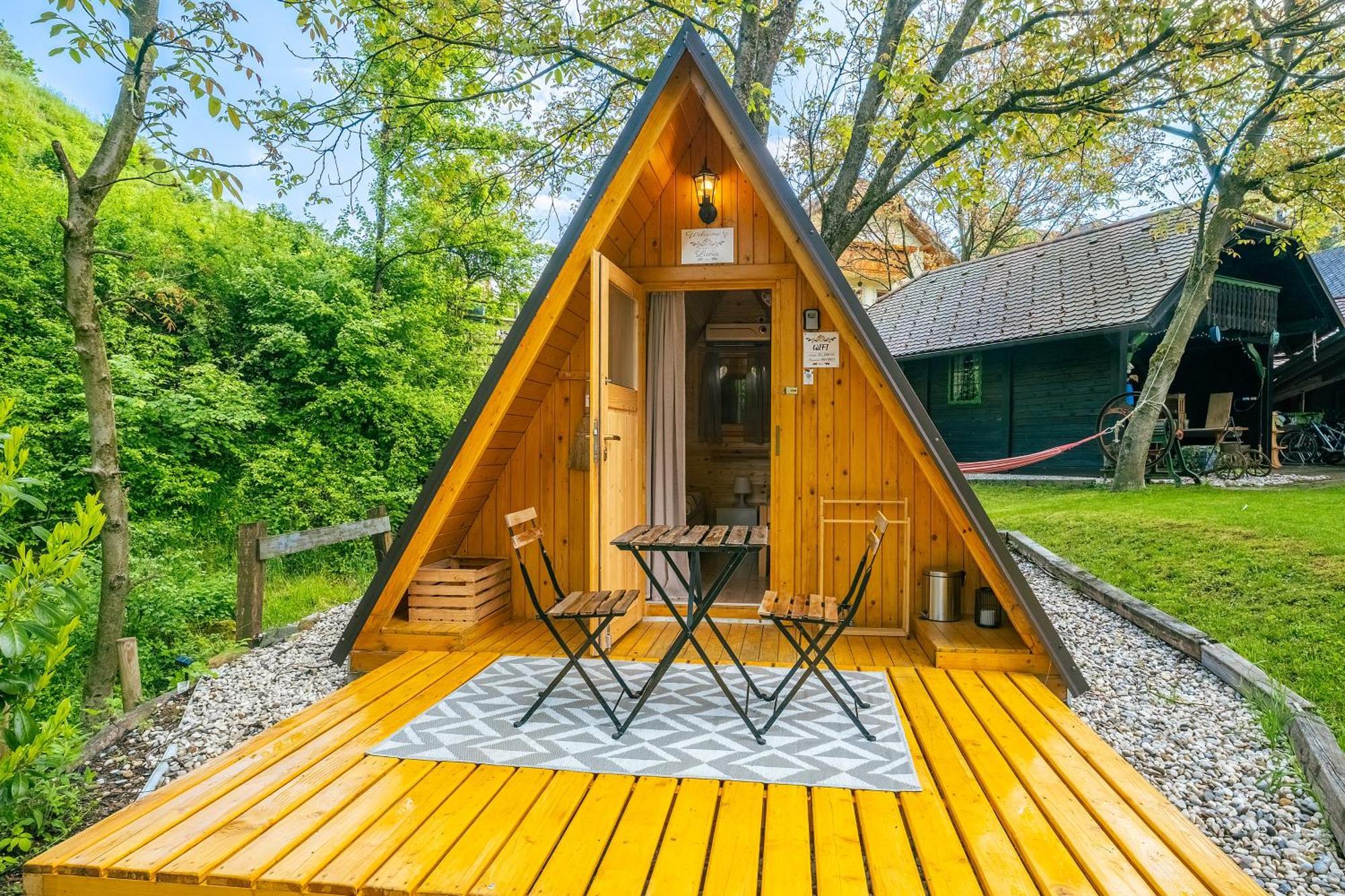 Resort Pod Orehi - Bled - Apartma & Glamping & Savna ภายนอก รูปภาพ